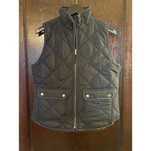 NAVY PUFFER VEST